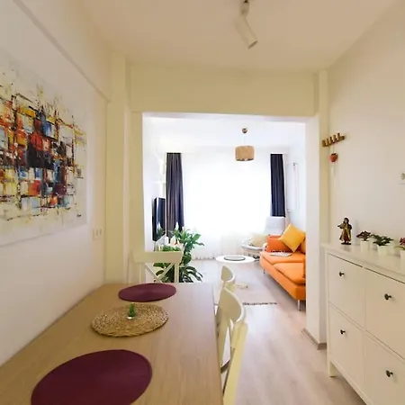 Fully Renovated 2br Flat In Prime Location At Moda Daire İstanbul