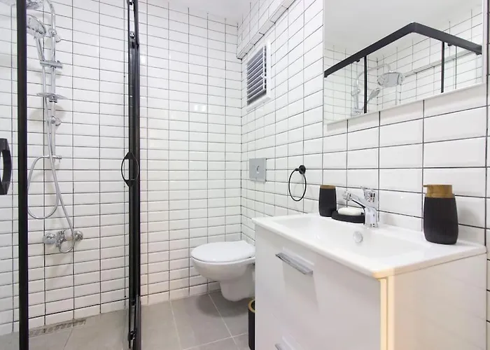 Fully Renovated 2br Flat In Prime Location At Moda Apartmán *