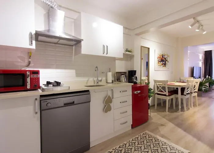 Fully Renovated 2br Flat In Prime Location At Moda Apartmán *