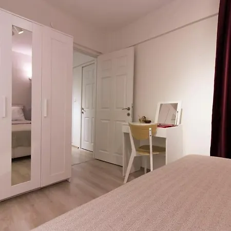Fully Renovated 2br Flat In Prime Location At Moda * Istambul