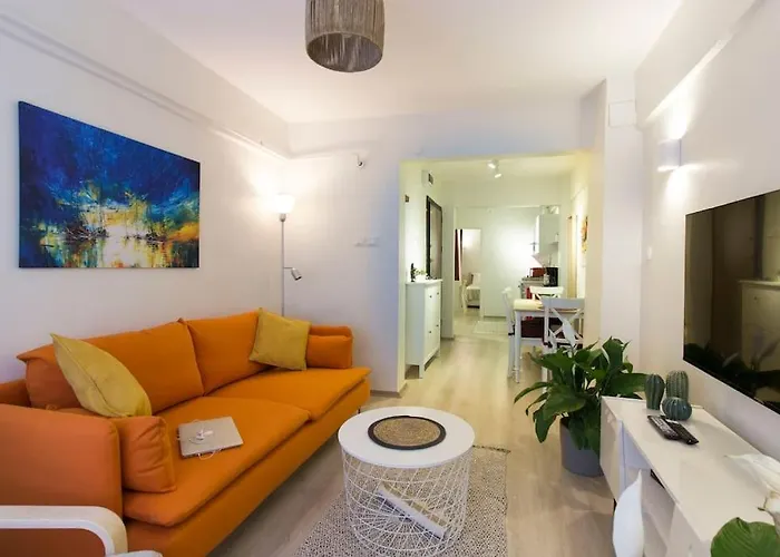 Fully Renovated 2br Flat In Prime Location At Moda * Стамбул