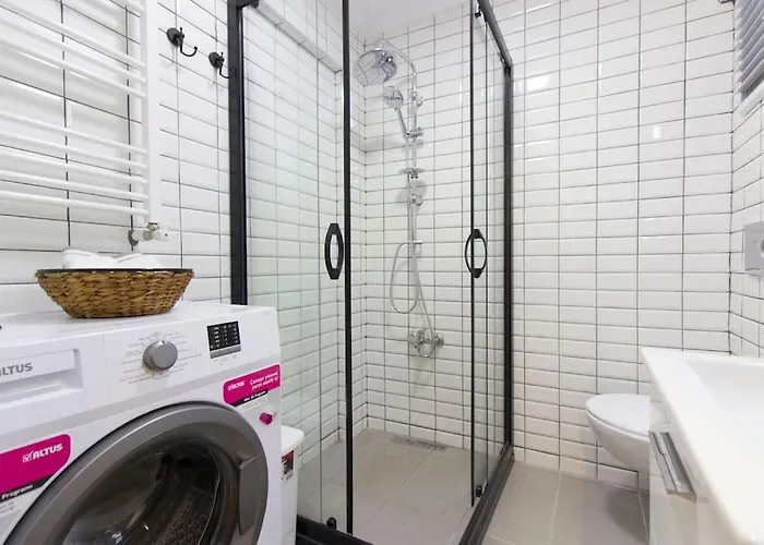 Апартаменты Fully Renovated 2br Flat In Prime Location At Moda